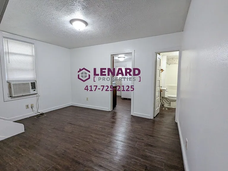 635 S Douglas Ave — Photo 5