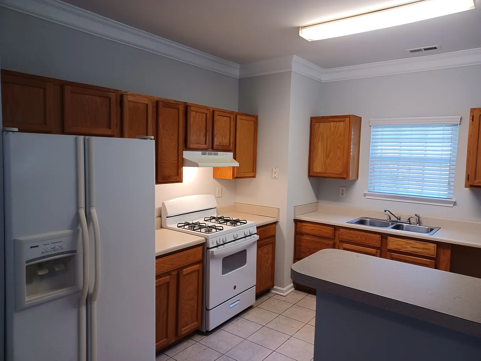 3 bed, 1514 sqft, $2,000 — Photo 2