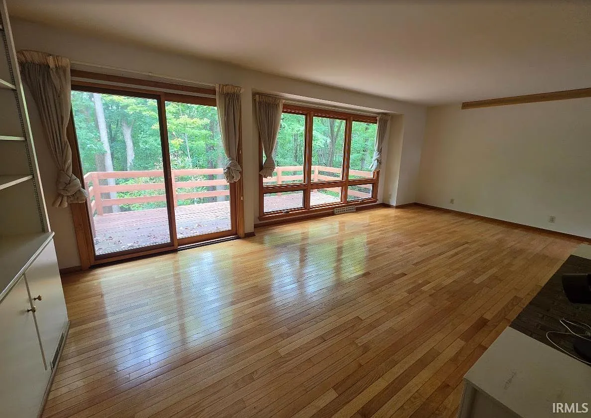 3 bed, 1.5 bath, 1300 sqft, $1,850 — Photo 4