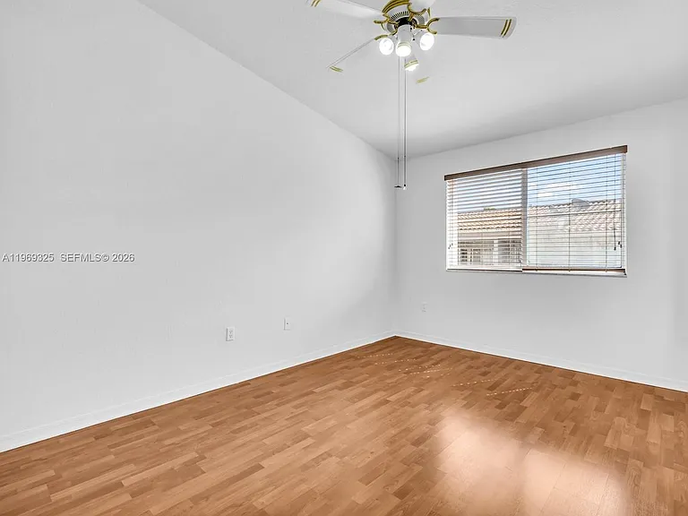 11512 NW 48th Ter — Photo 13