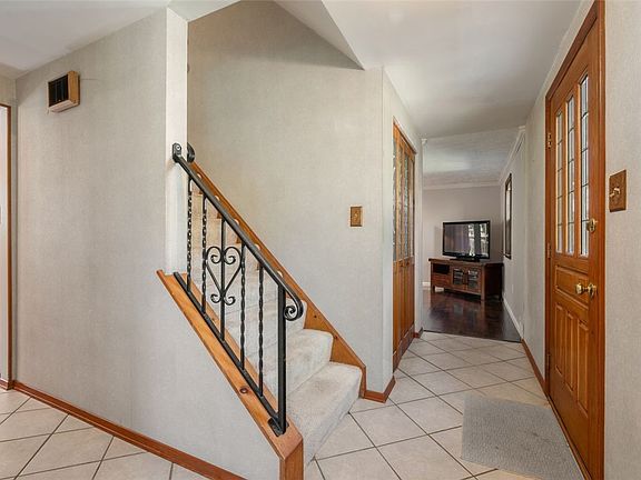 4th image of 1612 Leona Ave