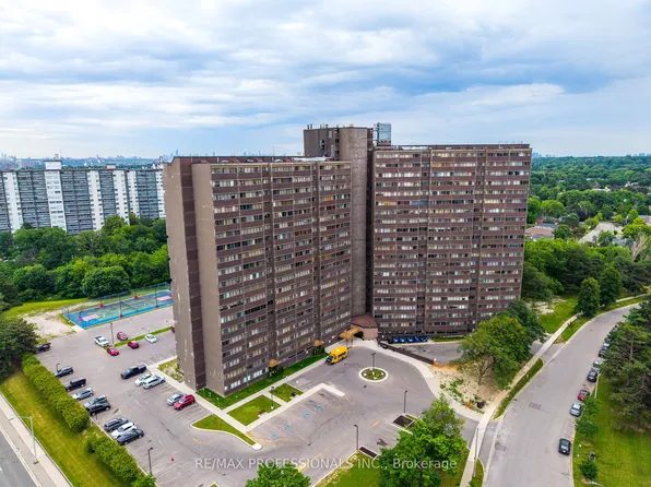 11 Wincott Dr #1208, Toronto, ON M9R 2R9