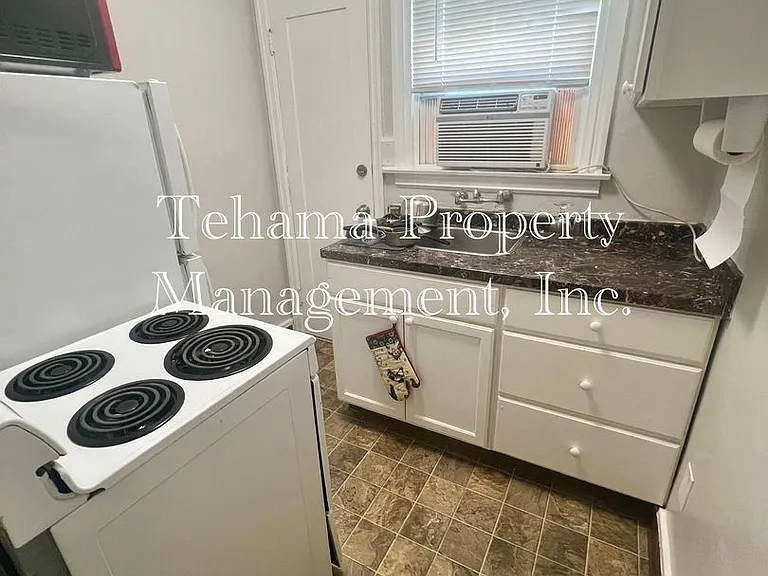 1051 Washington St — Photo 5