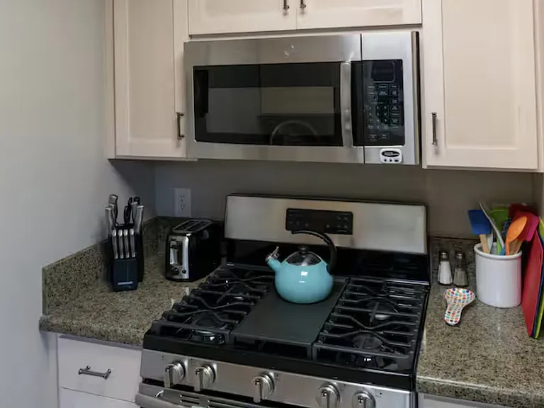 451 Mentone Ave #2 — Photo 12