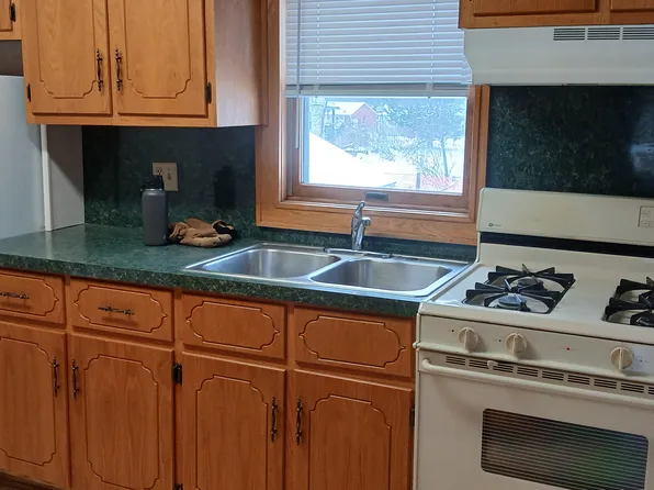 213 Woodland Ave #Up, Conneaut, OH 44030