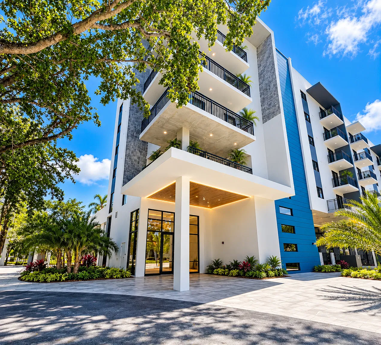 2 bed, 950 sqft, $2,800 — Photo 1