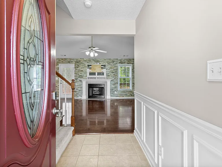 530 Sunpointe Dr — Photo 5