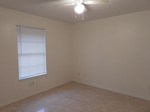 2nd image of 1906 Villa Linda Ave #D
