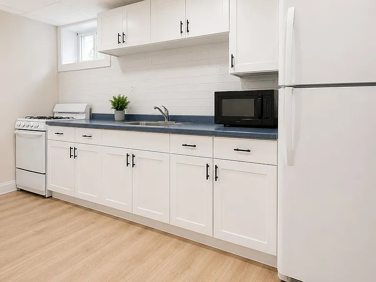 57 S Hobart St #BASEMENT — Photo 8