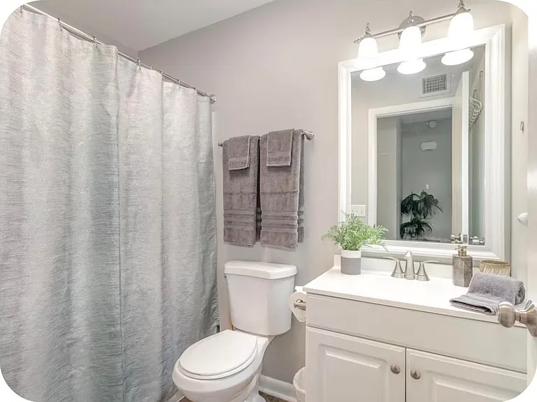 556 Allison Dr — Photo 16