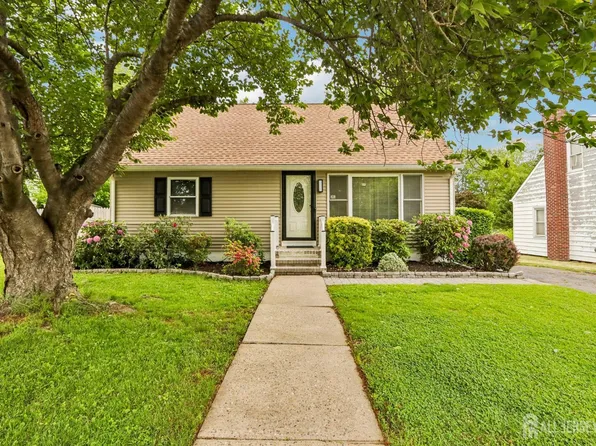 13 Spruce Ave, Bordentown, NJ 08505