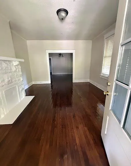 1969 Manila Ave — Photo 3