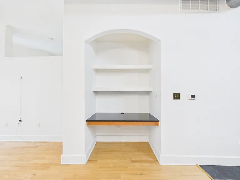 1901 Post Oak Blvd #OAK-2402 — Photo 13