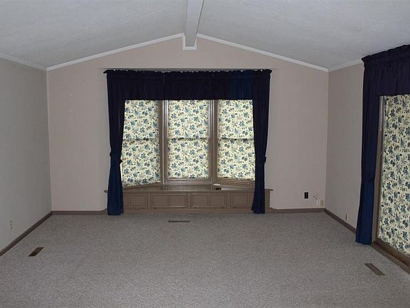 2nd image of 3108 Crabtree Ln