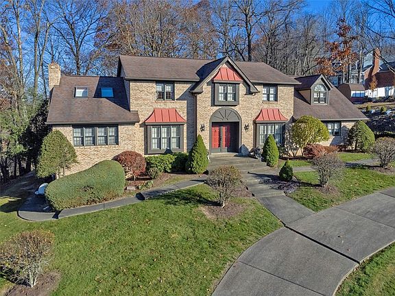 3rd image of 4621 Windbrook Dr