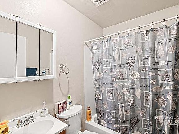2nd image of 112 E Belmont St