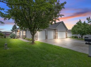 742 Gilfillan Ln, Saint Paul, MN 55127