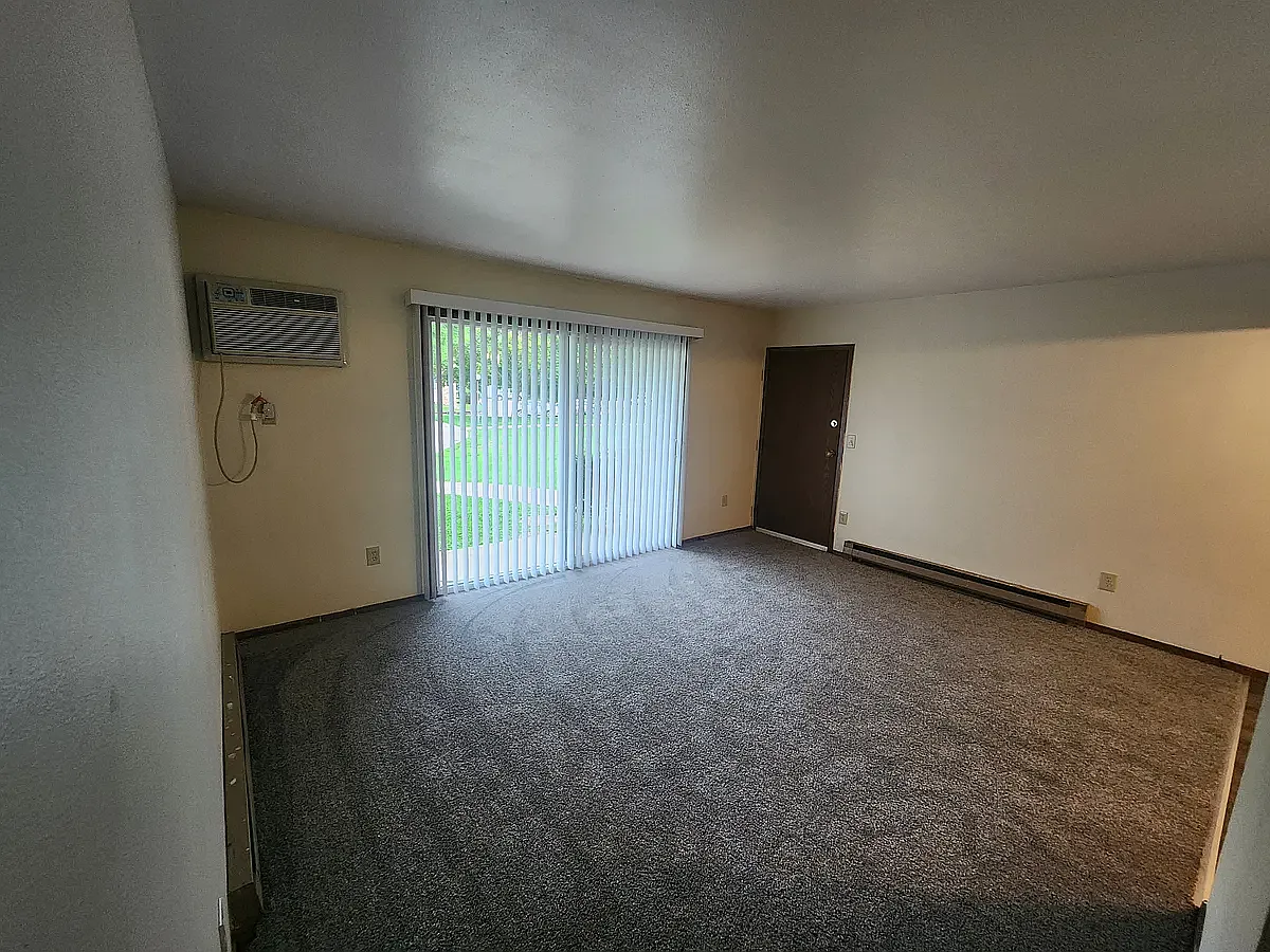 2 bed, 900 sqft, $1,150 — Photo 3