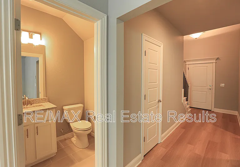5911 SW Gentle Winds Ave — Photo 15