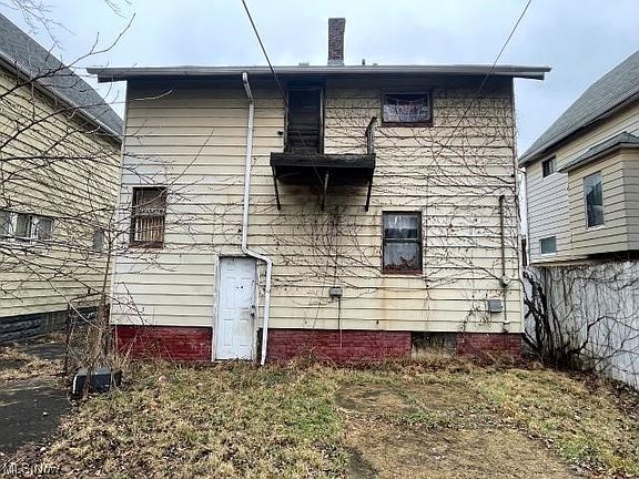 5th image of 10738 Amor Ave