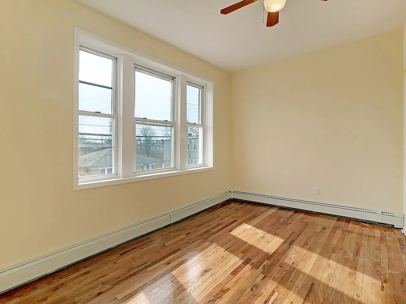 2 bed, 800 sqft, $2,300 — Photo 2