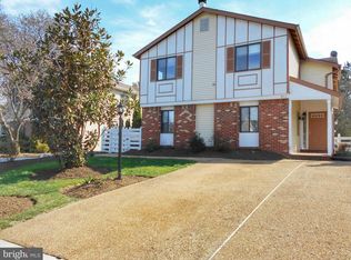 302 Hanford Ct, Sterling, VA 20164