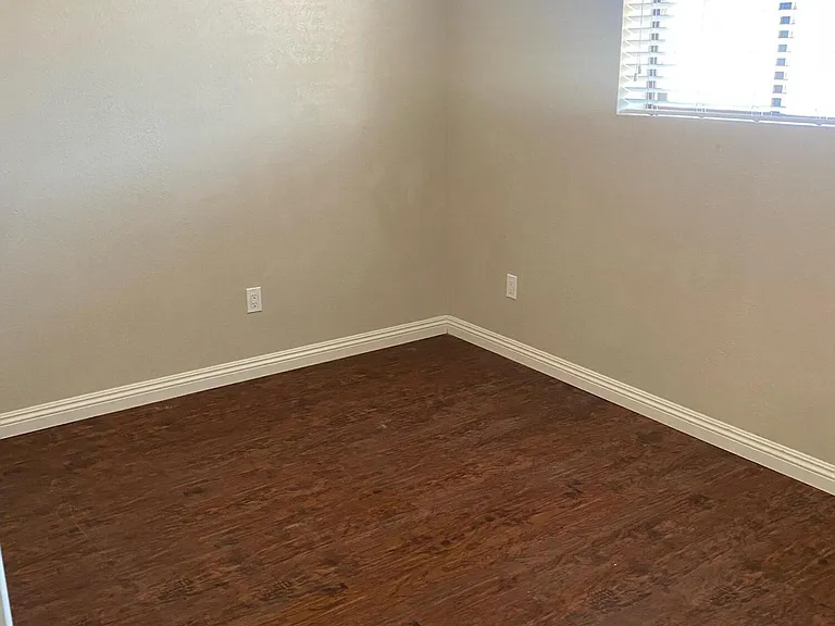 4500 N Carla Vista Dr — Photo 2
