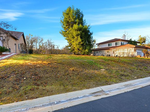 3rd image of 32949 Riverside Drive