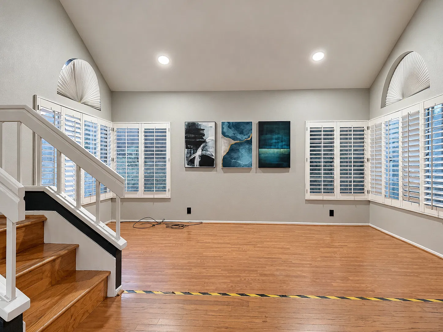 4 bed, 2430 sqft, $4,100 — Photo 3