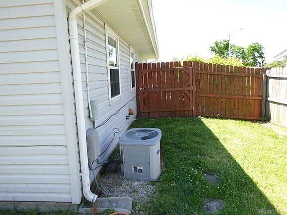 3rd image of 1581 Beatrice Dr