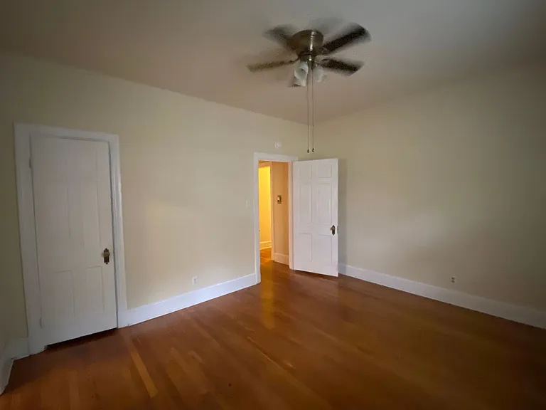 4304 Bromley Ln — Photo 15
