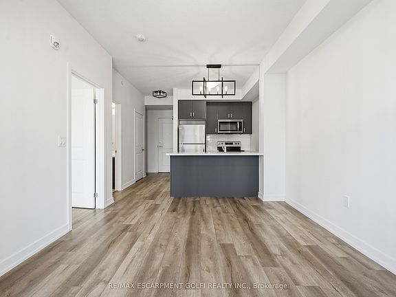 4th image of 5055 Greenlane Rd #425