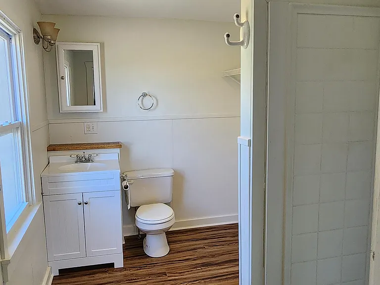 Bathroom 2 (Upstairs) With Laundry Hookups