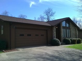 99 Oxford Dr, Martinsville, VA 24112