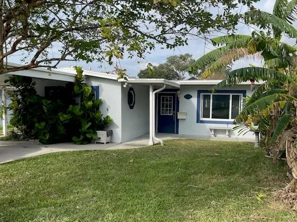 5400 Circle Dr, Weeki Wachee, FL 34607