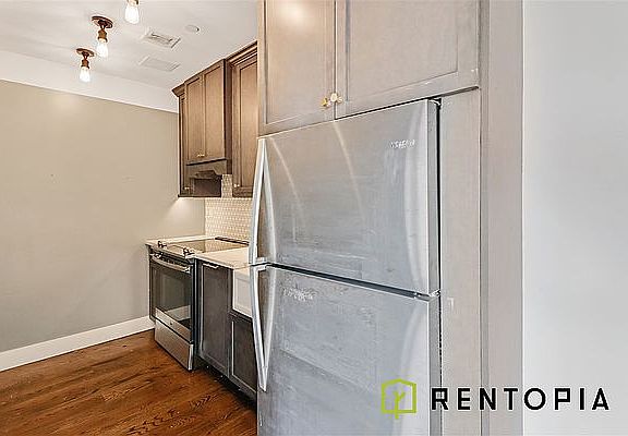 4th image of 187 Kent Ave #211