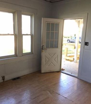 5th image of 619 Prospect St