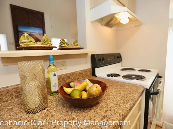 416 Falling Ln, Virginia Beach, VA 23454