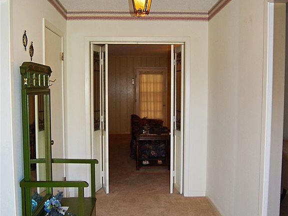 3rd image of 109 Magnolia St