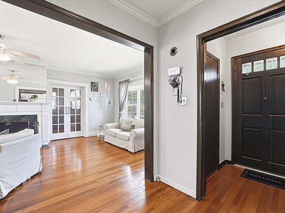 5th image of 34 Livingston Ave