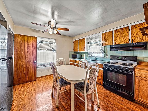 4th image of 1446 Orchard Heights Dr
