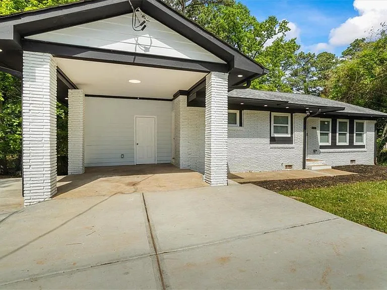 2223 Columbia Dr — Photo 35