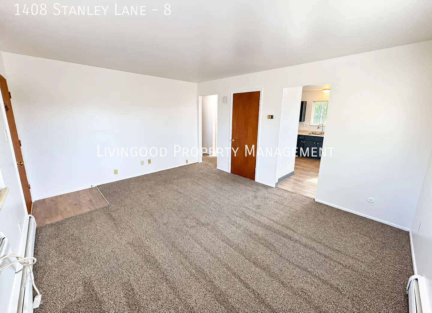 Colonial Manor — Photo 4