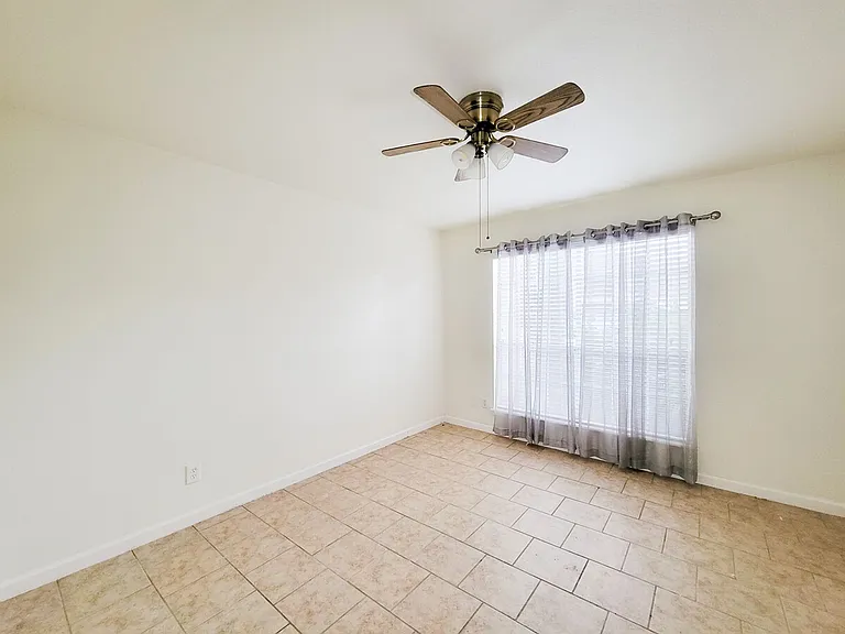 Kimberly House Apartments — Photo 26
