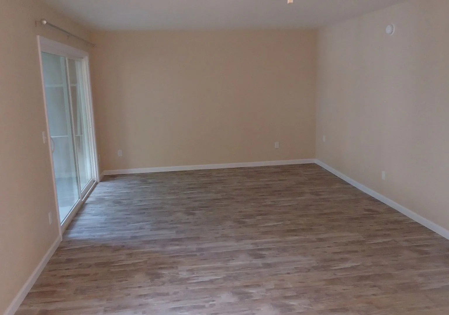 Glenview West Apartments — Photo 3