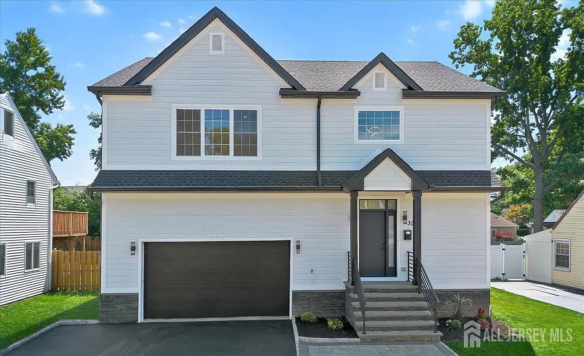 30 Ashley Rd photo 1