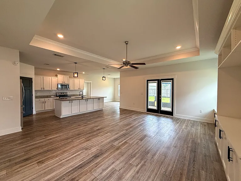 6169 Jenks Dr — Photo 7