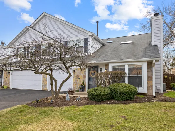 1718 Ennis Ln #83D, Wheaton, IL 60189