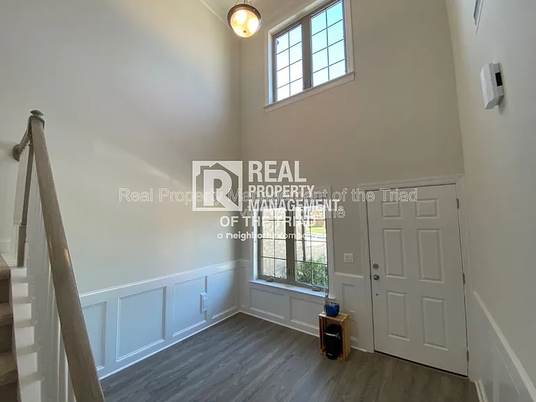 4332 Holstein Dr — Photo 2