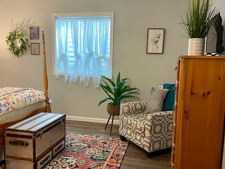 Midway Dr — Photo 8
